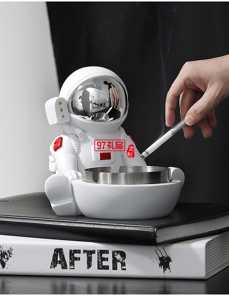 創(chuàng)意北歐風(fēng)個性太空人宇航員樹脂煙灰缸